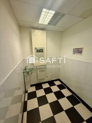  Immeuble � vendre 68 m�