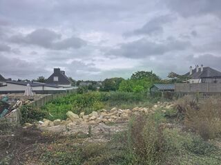 Vente Terrain centre ville; commerces; Baud