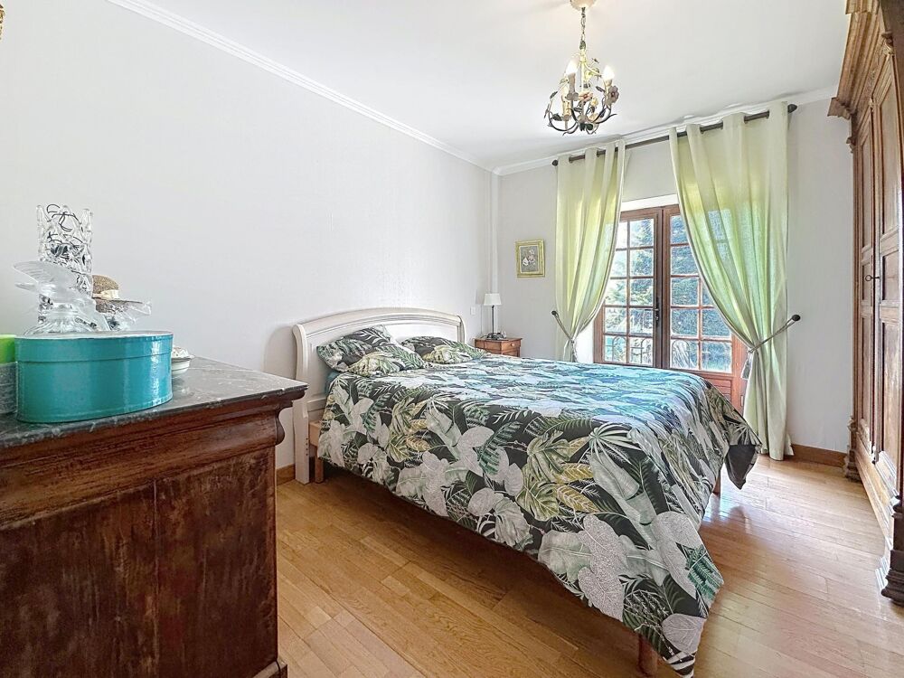 Vente Maison Maison de caractère de 225 m2 , 5 chambres ,  piscine Cahors