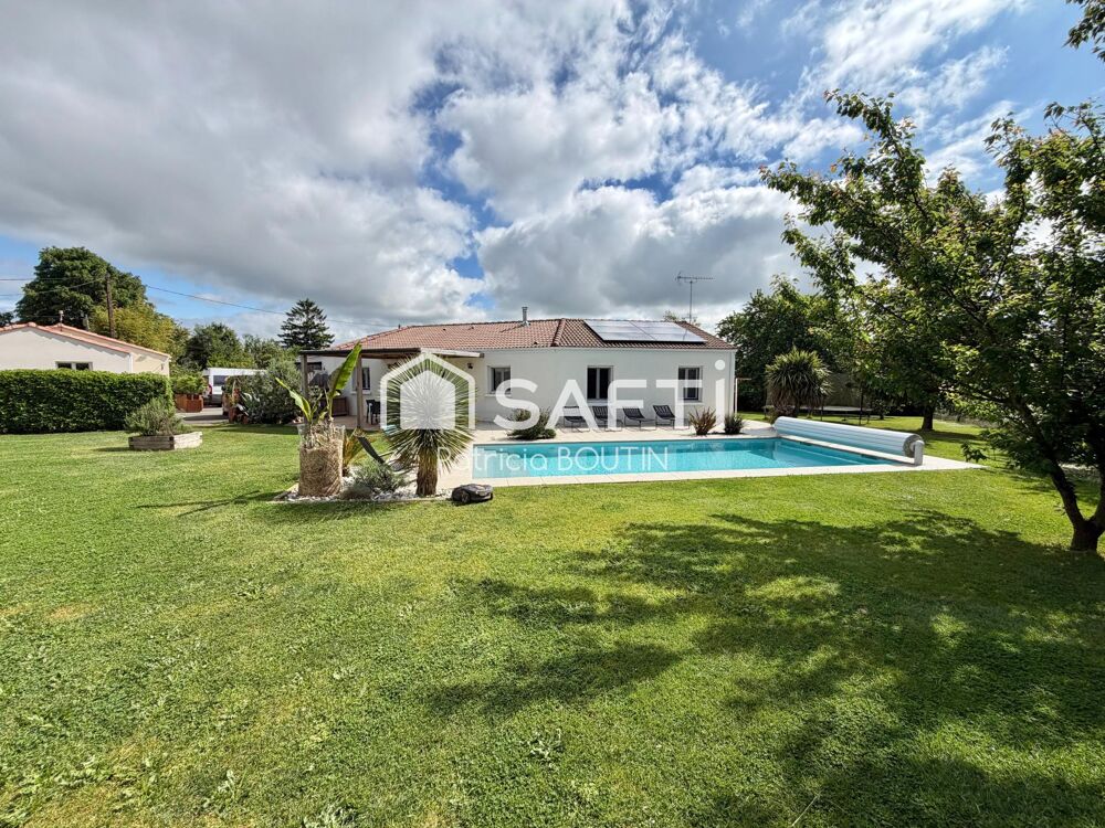 Vente Maison PAVILLON DE PLAIN PIED 4 CHAMBRES, BUREAU PISCINE ET GARAGES ! Saint-christophe-sur-roc