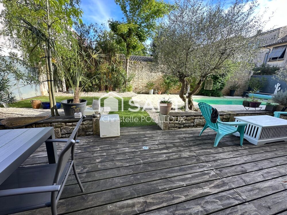 Maison 8 pièces 260 m² · à Niort · 260 m² · 457 000 €