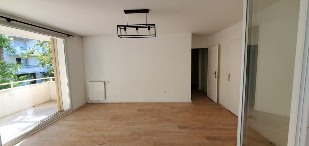 F4