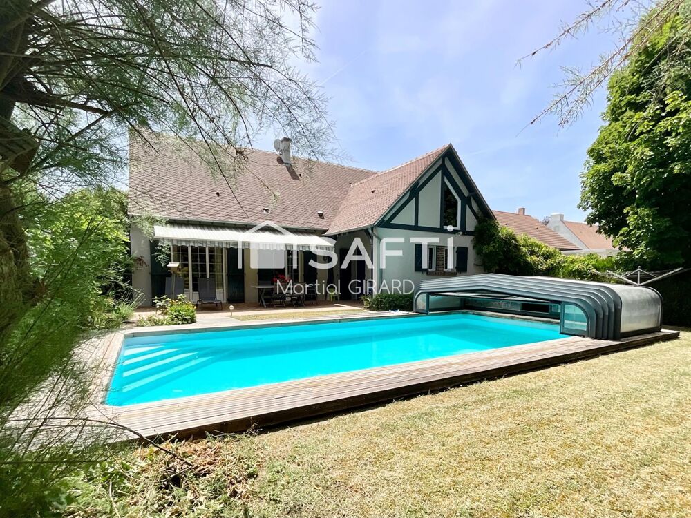 Maison avec piscine à Mehun sur Yèvre