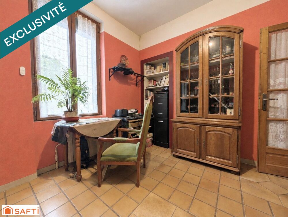 Vente Maison Maison de ville avec jardin et garages, proche commerces et écoles Moulins-la-marche