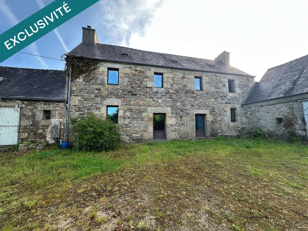 Maison avec hangar et 28 000m² de terrain.