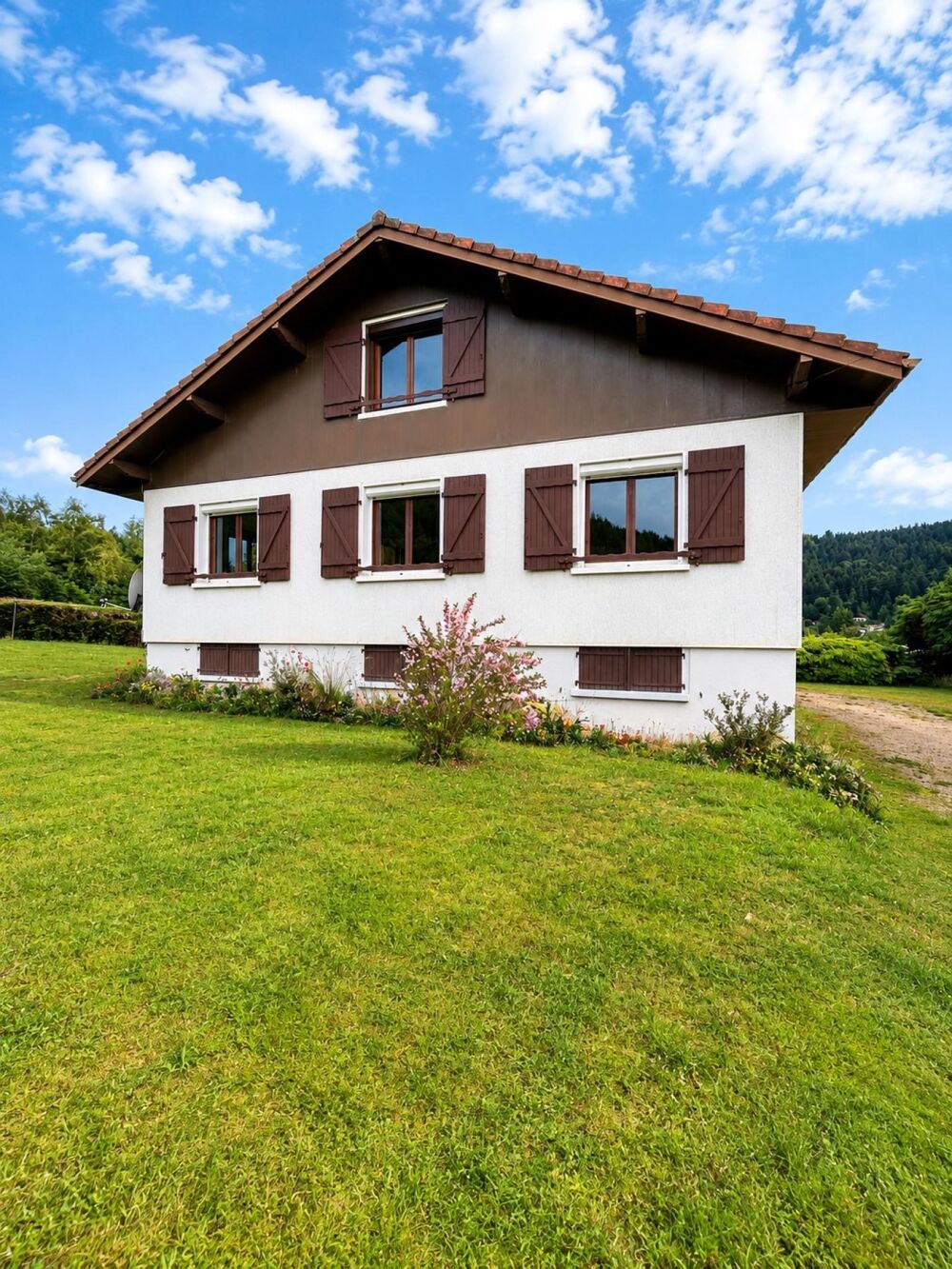 Vente Maison À VENDRE – Maison familiale de 104 m² avec grand sous-sol et garage – Le Tholy – 230 000 € Le tholy