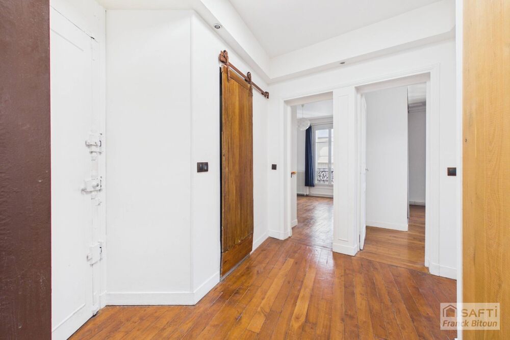 Vente Appartement Gare de Bécon. 3 pièces lumineux avec cachet en dernier étage. Asnieres-sur-seine