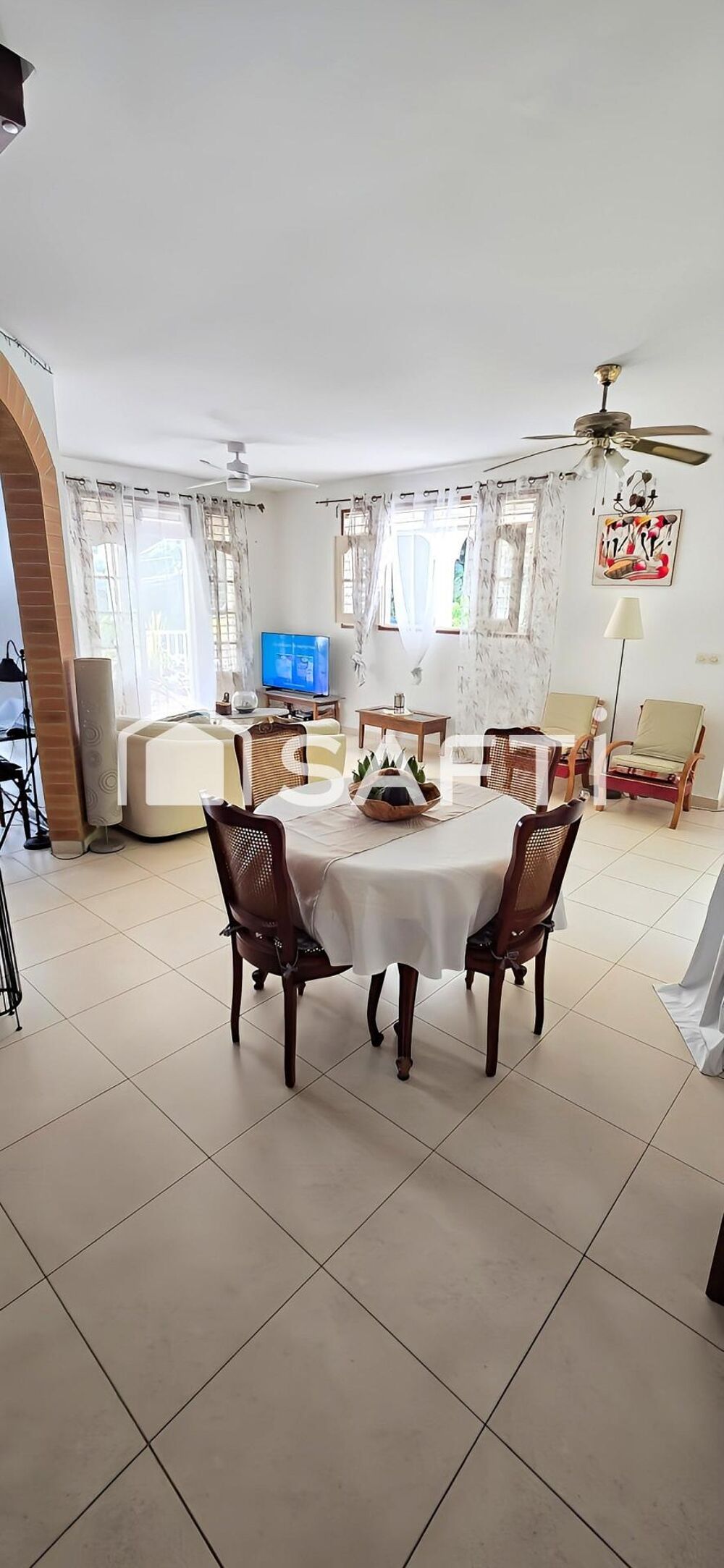 Villa au coeur d'un cadre verdoyant