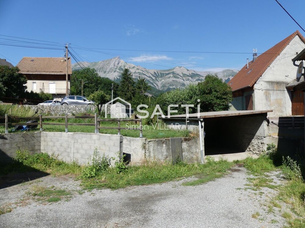 Vente Immeuble Maison de village avec jardin et abri voiture Saint-laurent-du-cros
