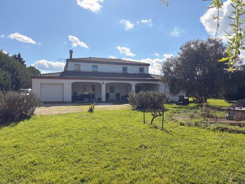   Maison spacieuse, grand terrain de 2830 m2, 3 chambres, garage Maison - 4 pièce(s) - 176 m²