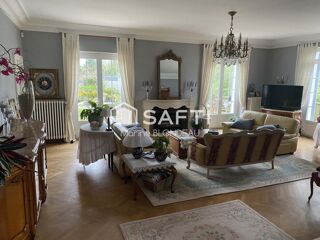  Maison � vendre 7 pi�ces 357 m� Chateaumeillant