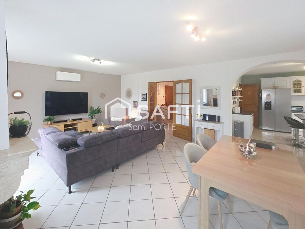 À VENDRE : Belle Villa Familiale d'environ 160 m² à Étage  Grands Volumes & Terrain Arboré
