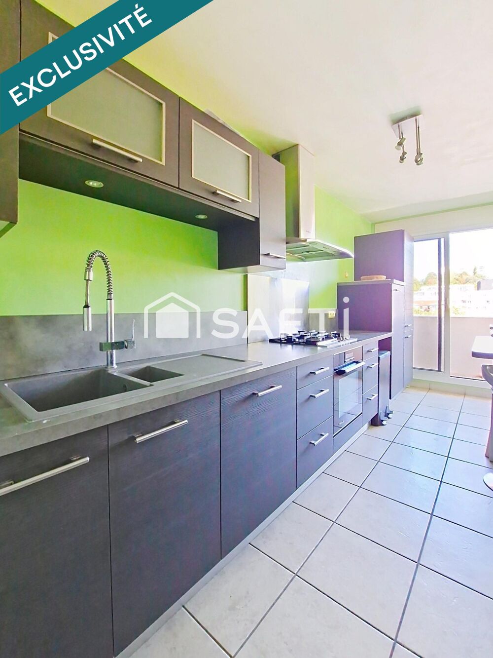 Vente Appartement Le calme du dernier étage, à 5 min du métro Robespierre. Montreuil