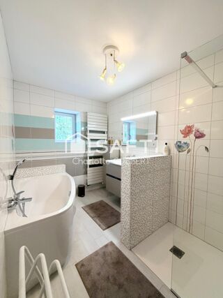  Maison à vendre 6 pièces 323 m²