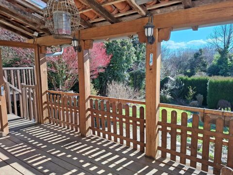   Au coeur d'un superbe environnement , maison avec un gite et piscine ! Maison - 8 pi�ce(s) - 187 m�