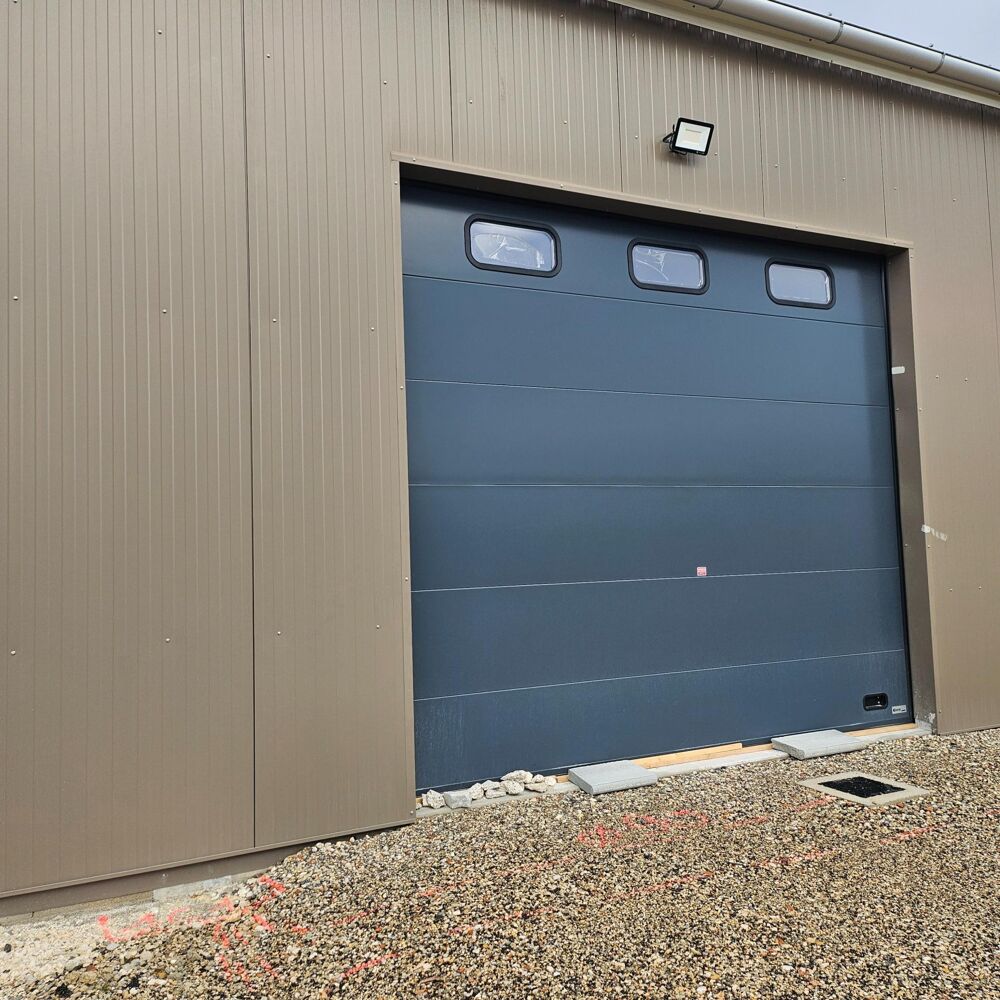   HANGAR NEUF de 300 m² - Idéal pour stockage ou activités professionnelles Apt