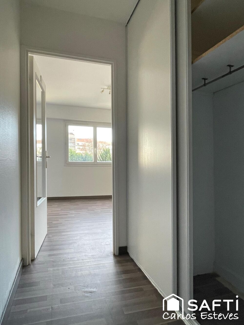 Vente Appartement studio très bien situé proche village Creteil