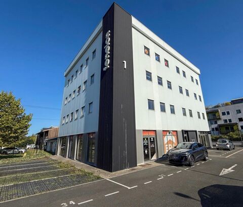 129 m&sup2; de bureaux climatis&eacute;s et fonctionnel. Disponible imm&eacute;diatement 274800 33800 Bordeaux