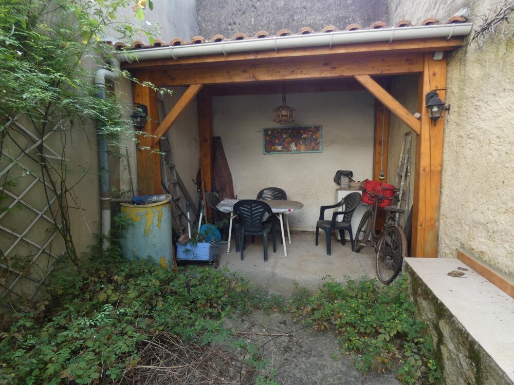 Vente Maison Maison T4 de 100m² avec cour de 30m², cave/atelier de 28m² et combles aménageables de 85m² Rouvenac