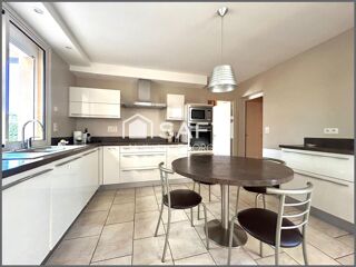  Maison � vendre 8 pi�ces 213 m�