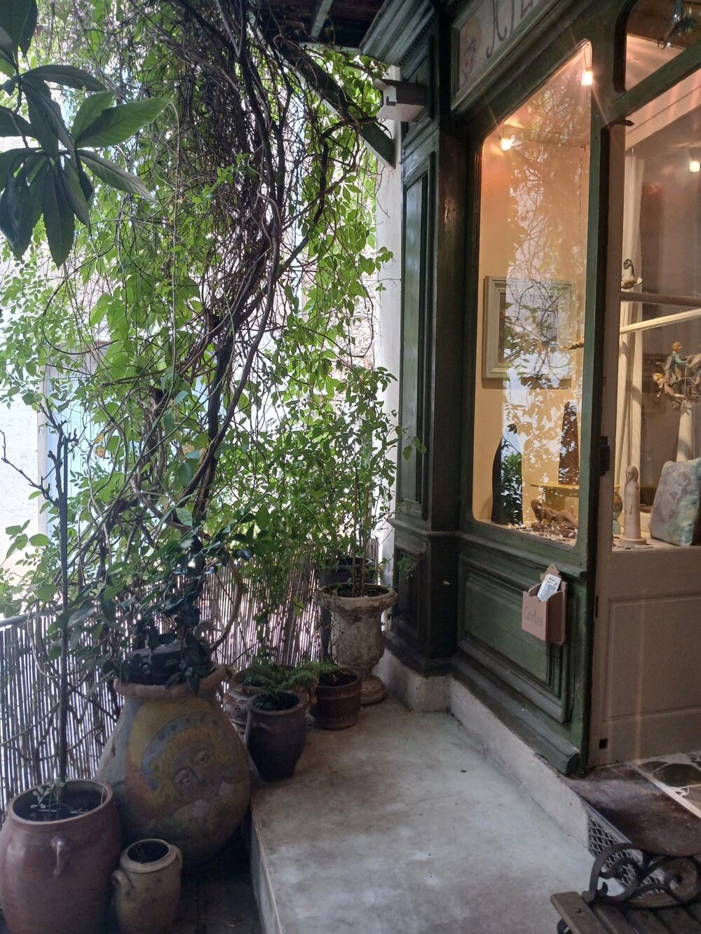Vente Maison Maison d'artiste avec galerie, ateliers, cour et jardin en bord de rivière – Au cœur d'un des plus beaux villages de France Olargues