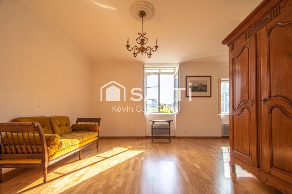 Vente Appartement BORDEAUX Appartement de standing 2 chambres et cellier. Bordeaux