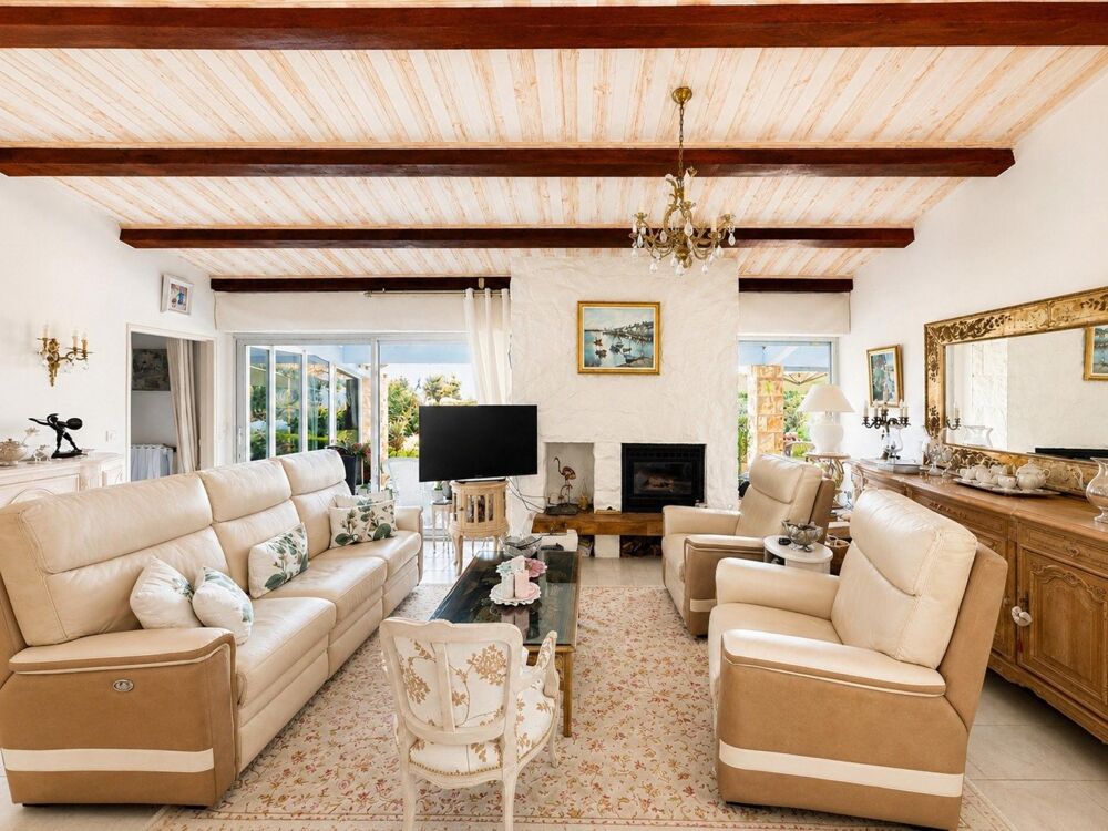 Vente Maison VILLA  6 PIECES avec GARAGE - PISCINE CHAUFFEE & VUE DEGAGEE Seillans