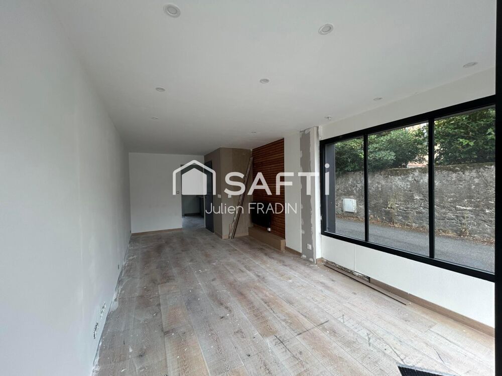   Local commercial / bureau de 30 m² - centre-bourg. 