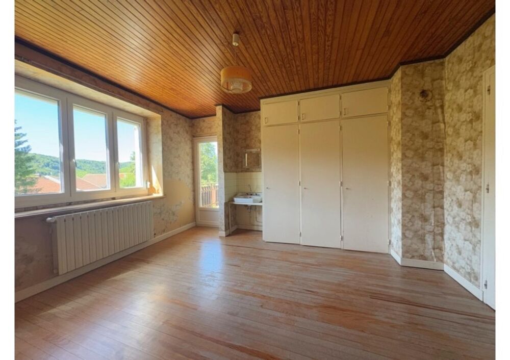 Vente Appartement T6 à rénover avec balcon et 90m² de garage Les premiers sapins