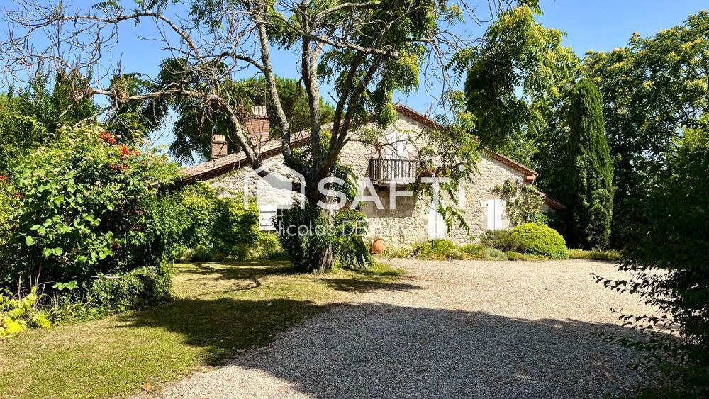 Maison 9 pièces 246 m² · à Aiguillon · 246 m² · 399 000 €