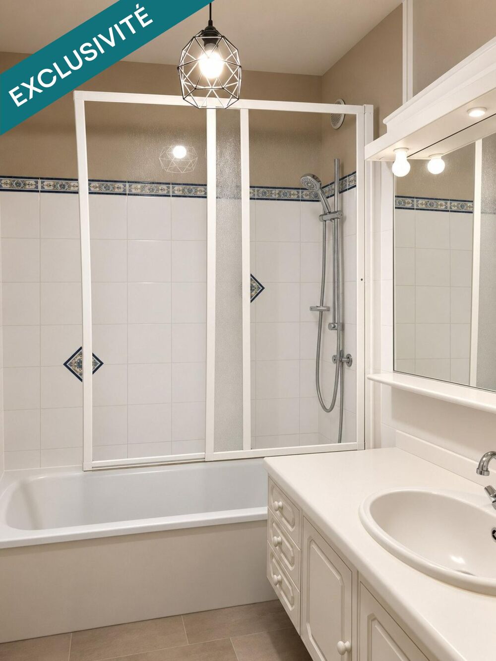 PRIX très ATTRACTIF pour ce T5 de 110 M2 - CHARGES TOUT COMPRIS tout compris 200 € par mois