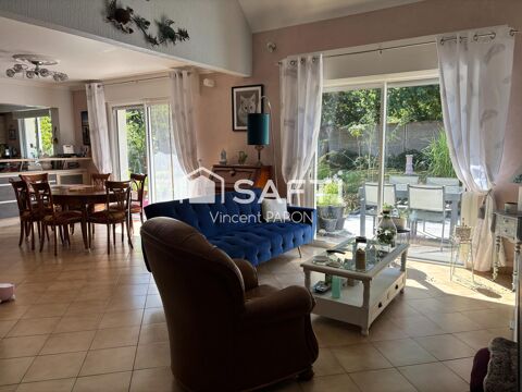   Maison de 7 pièces de 243 m² à La Chapelle-sur-Erdre Maison - 7 pièce(s) - 233 m²