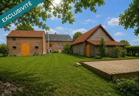   Ensemble de batis avec 431 m2 habitables, 15 chambres, 6 salles d'eau, dépendances 30m2 et 43 m2, 1455 m2 de parcelle! Maison - 15 + pièce(s) - 443 m²