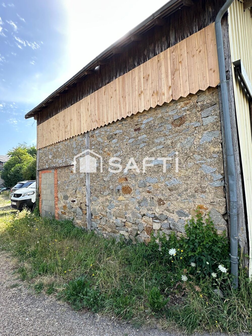 Vente Parking/Garage Grand Garage dans le centre de Mazé-Milon Maze-milon