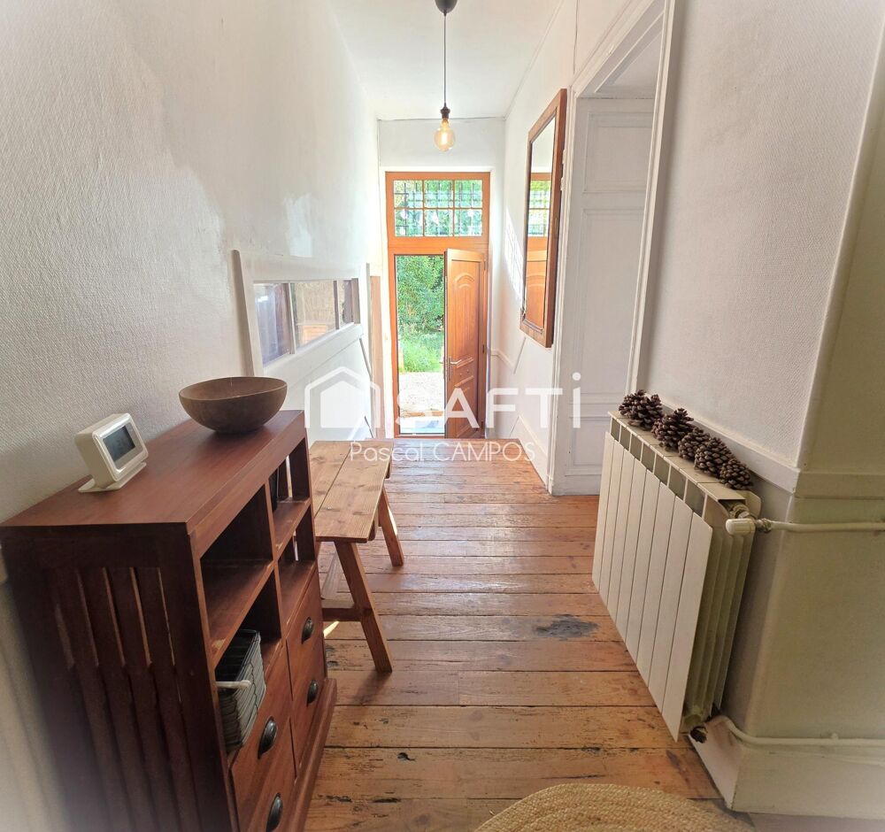 Maison 8 pièces de 218m² sur un terrain de 555m²