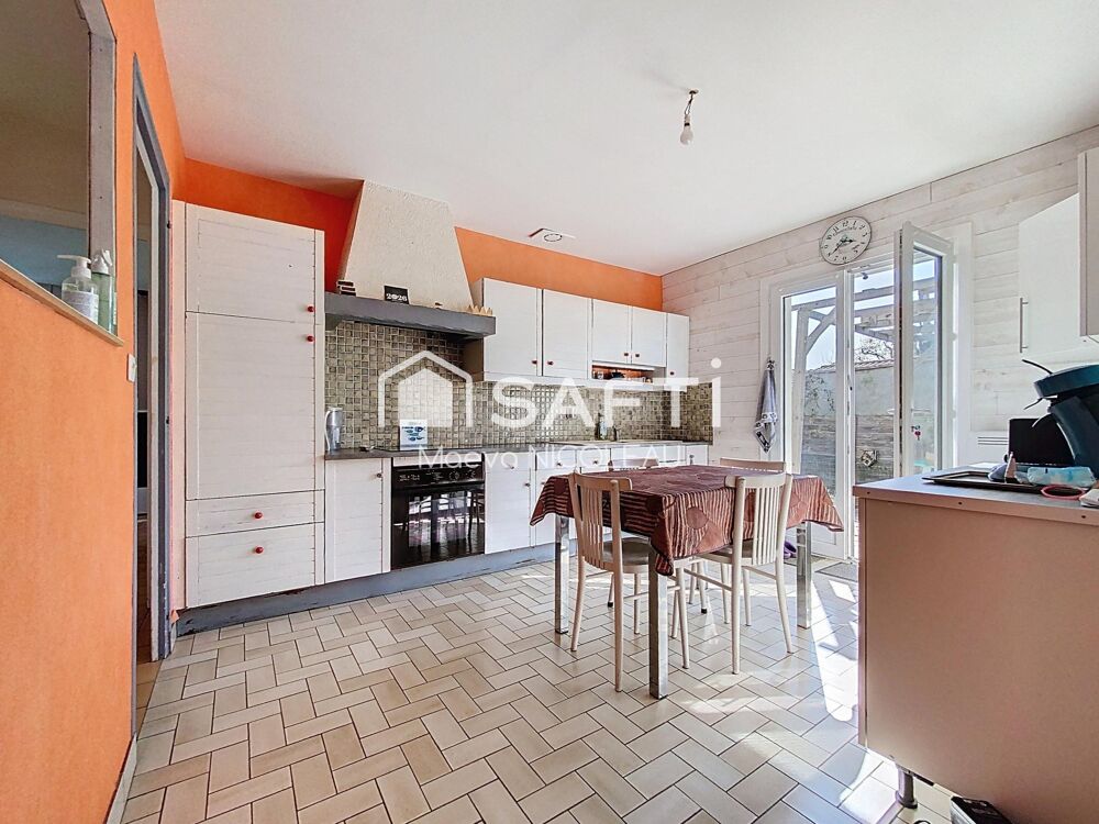 Maison familiale 3 chambres avec jardin à Surgères
