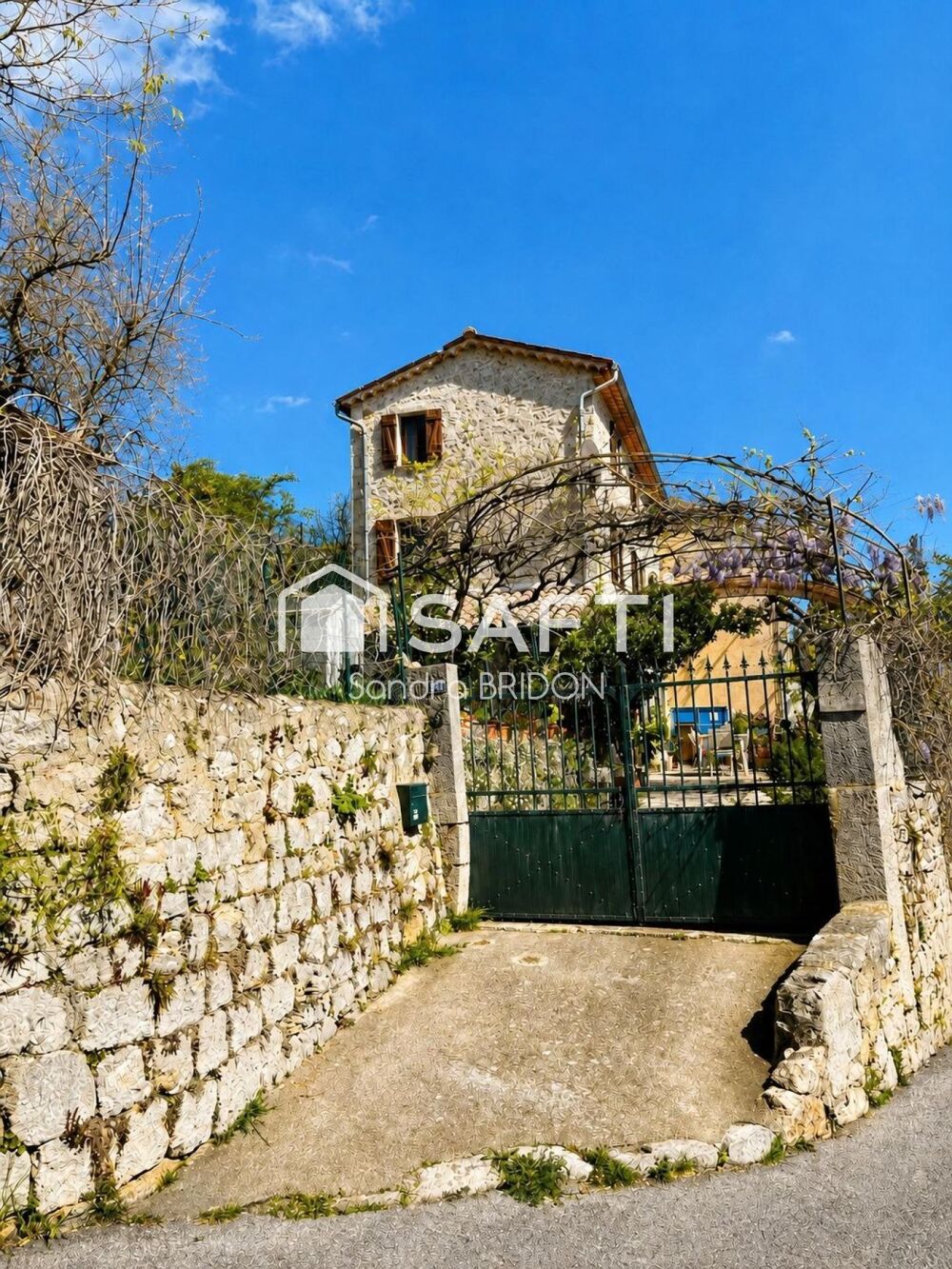 Vente Maison Bastide de caractère vue dominante au coeur du village Chateauneuf-grasse