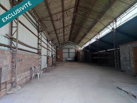 Entrep&ocirc;t 373 m&sup2; sur terrain constructible avec bureau d'accueil et pi&egrave;ce d&eacute;tente. 139000 58200 Saint-pere