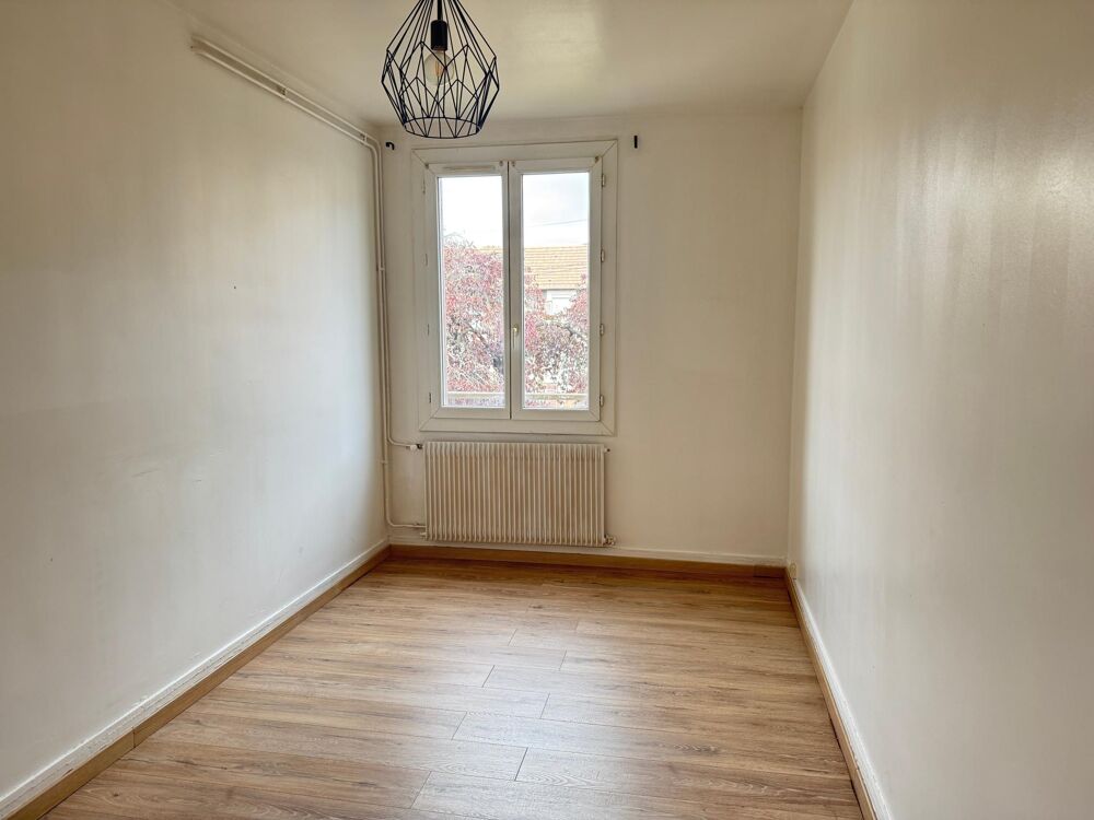 Location Appartement Appartement F4 proche gare avec parking et cave Évreux