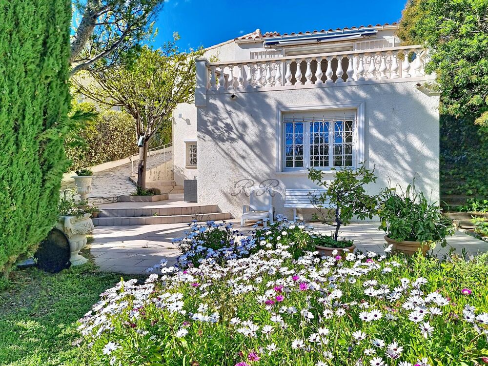 Splendide vue mer pour cette maison à Antheor