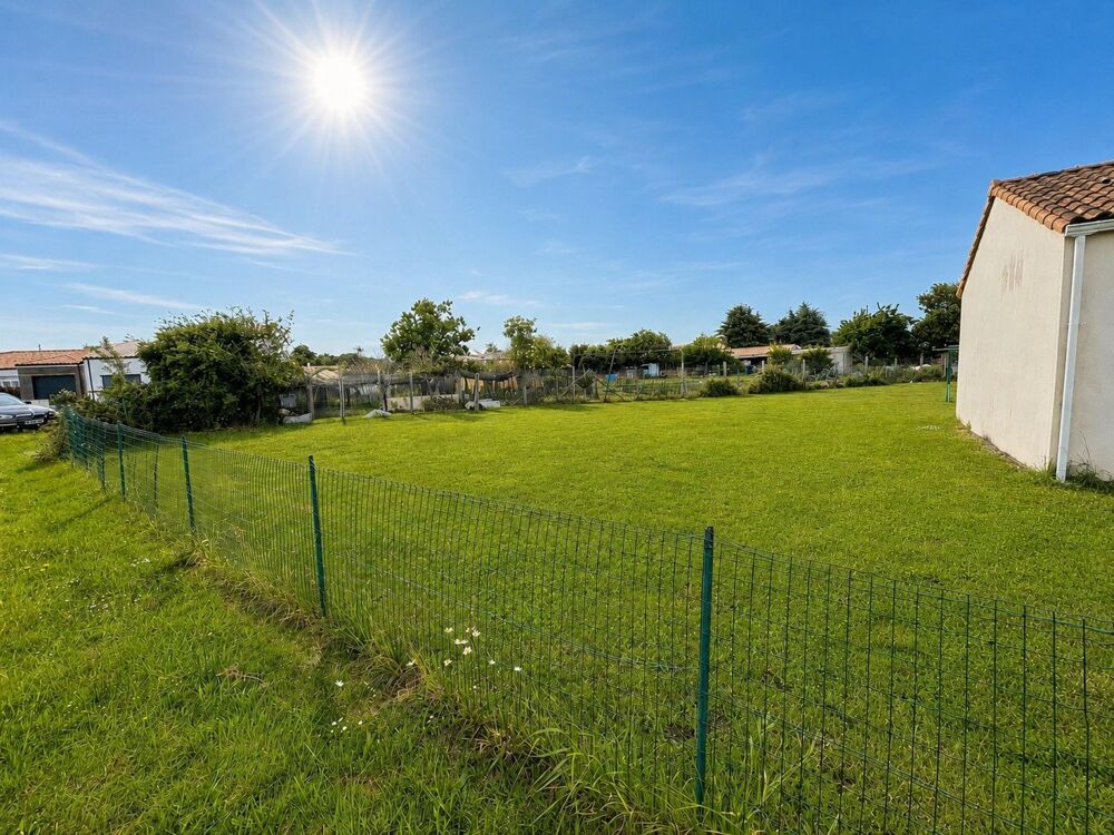 Vente Terrain Terrain 357 m² S-E, libre constructeur, viabilisé Cheix-en-retz