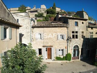 Vente Maison Maison en pierre avec vue dominante et cour – Lacoste, village emblématique du Luberon Lacoste