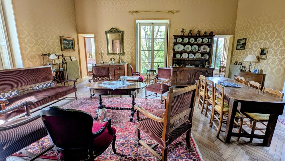 à vendre  Propriété/château Neuillé (49680)