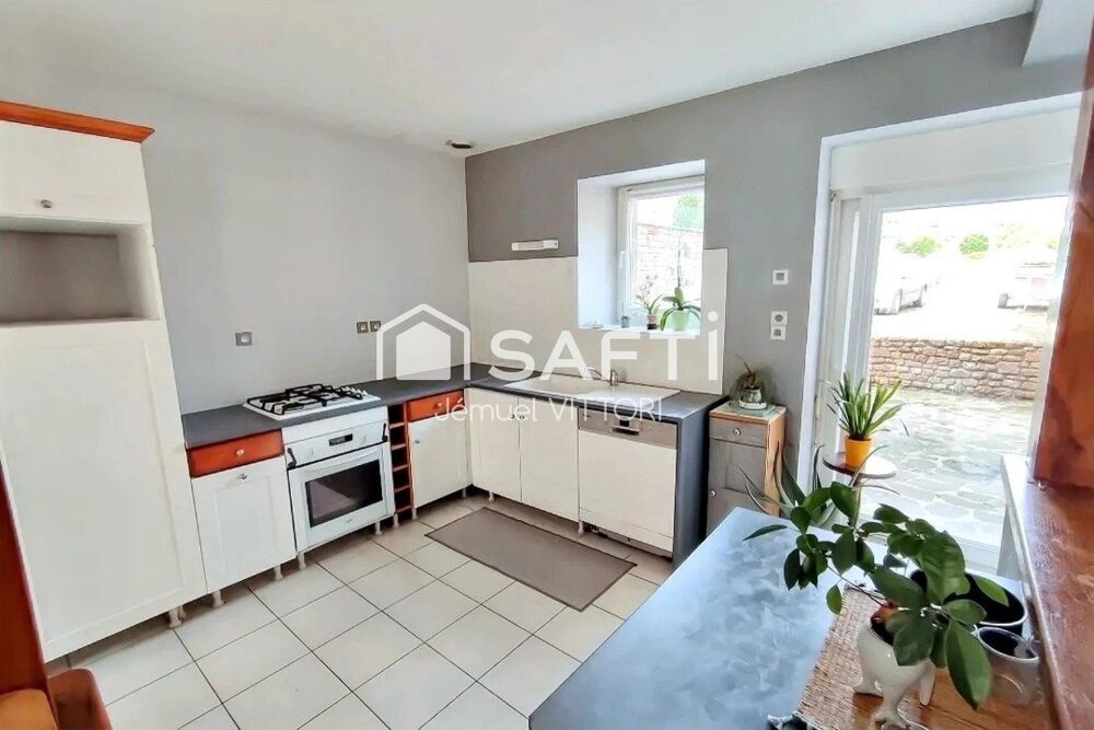 Vente Maison Maison en pierre, 3 chambres, porche, dépendance et terrain clos Larchamp