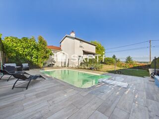 Vente Maison PAVILLON 139 M² – 5 CHAMBRES – PISCINE – QUARTIER RÉSIDENTIEL CALME À GRAY Gray