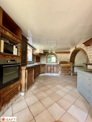  Maison � vendre 10 pi�ces 208 m�