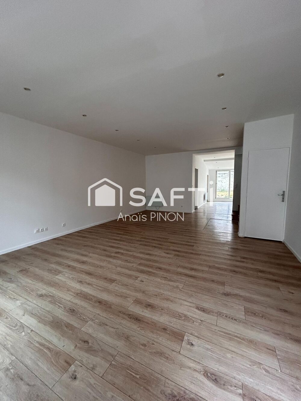 Vente Maison Maison de 91m² - T4 avec extérieur Saint-quentin