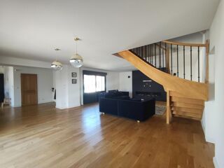  Maison � vendre 7 pi�ces 230 m�