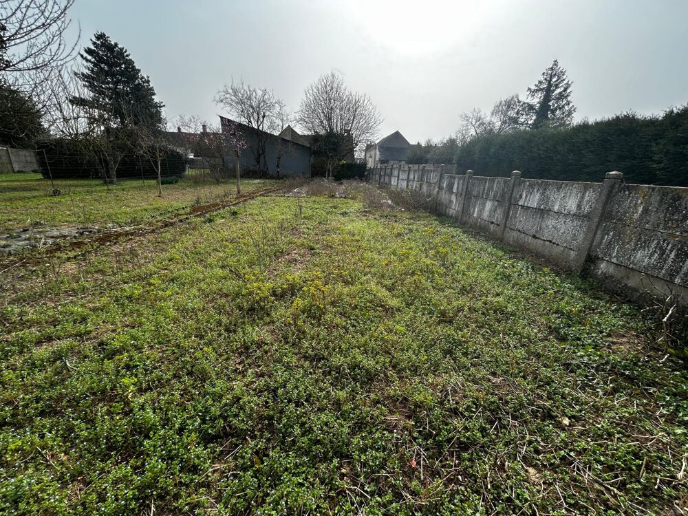 Vente Terrain Hangar + terrain constructible de 565 m² (non viabilisé) – Entièrement clôturé Lorges
