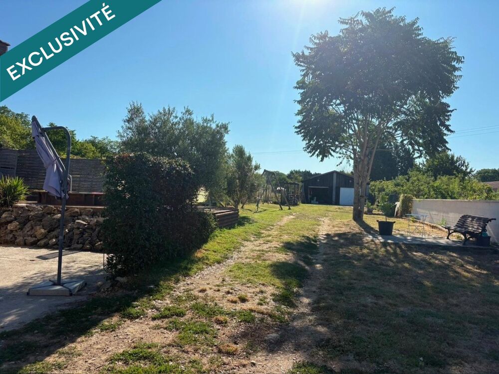 Maison en pierre avec piscine semi-enterrée, 4 chambres et double garage